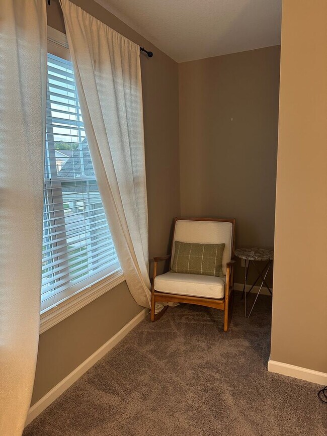 Building Photo - Maryville 37803 - 3 bedroom, 2.5 bath home - Contact Tanner Fee (865) 850-5103