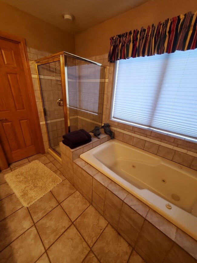 Building Photo - Extended Winter rental-Flexible lease term...