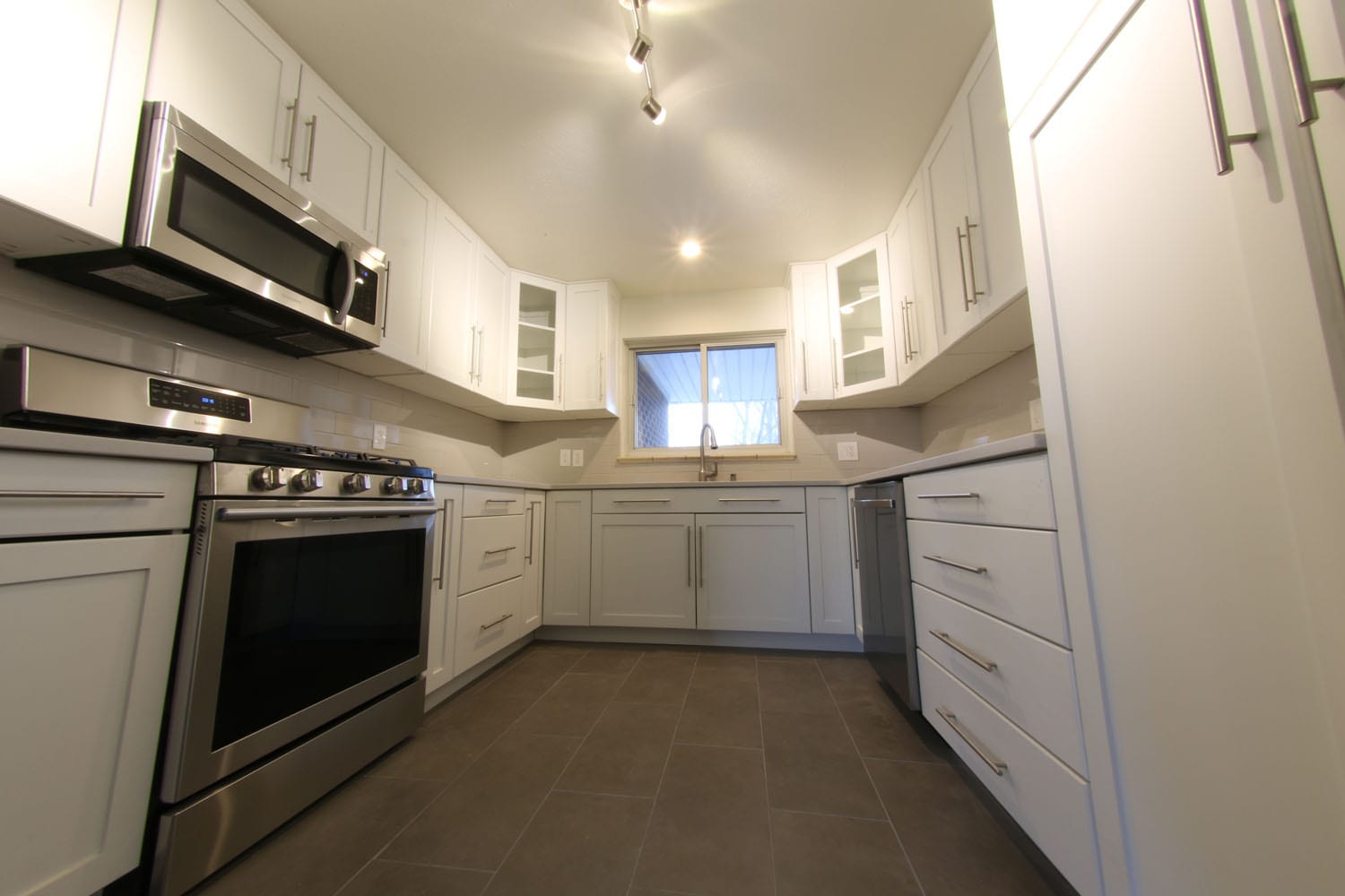 Custom Kitchen with new appliances - 3249 Salem St