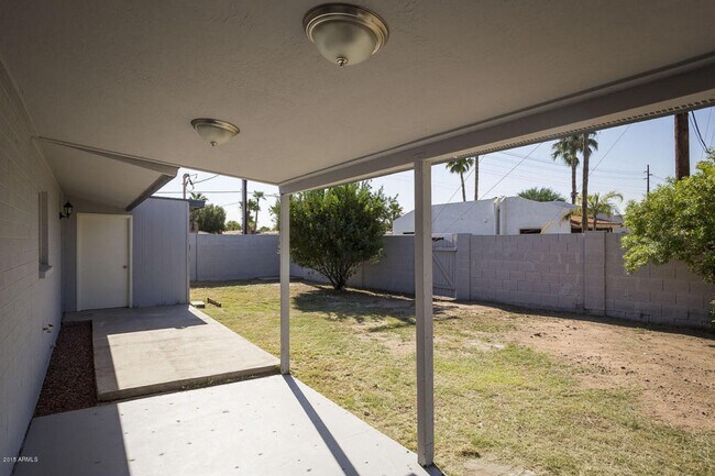 Building Photo - 5-Bedroom Tempe Home Near ASU with Garage & Covered Patio