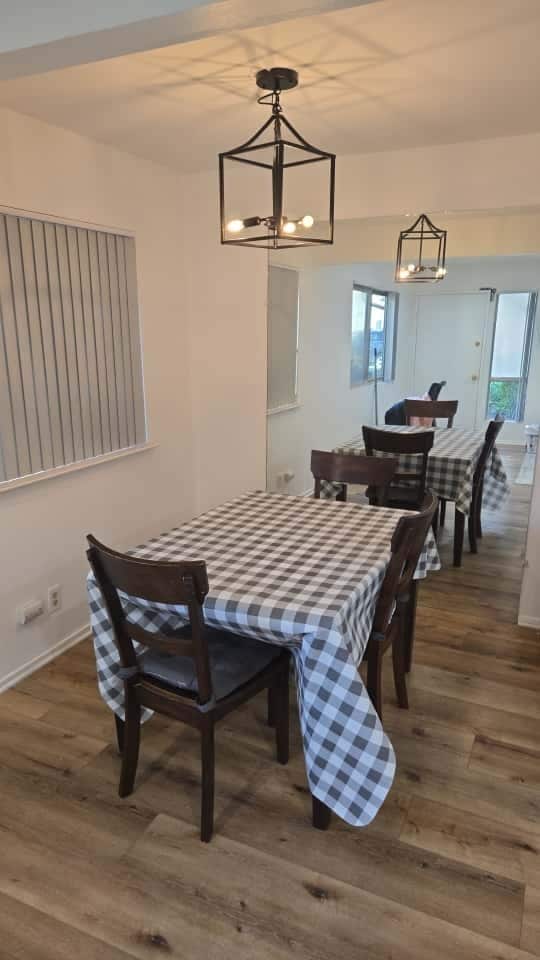 Building Photo - House for Rent