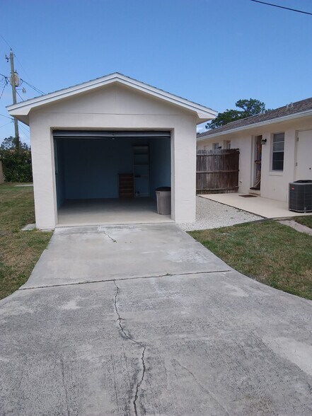 Building Photo - 5172 Taylor Ave