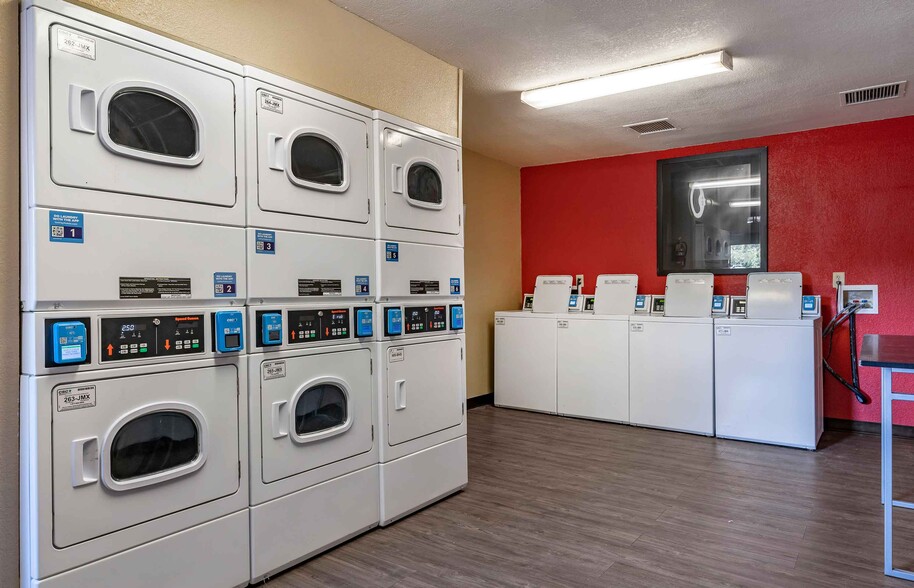Building Photo - Furnished Studio-Lexington - Nicholasville Road