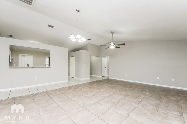 Building Photo - 530 Delido Way