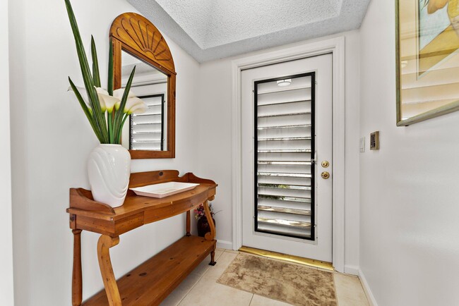 Building Photo - 527 Brackenwood Pl