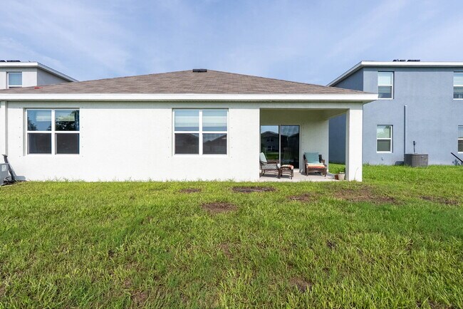 Building Photo - 4 Bedroom, 2 Bathroom home For Rent in Parrish