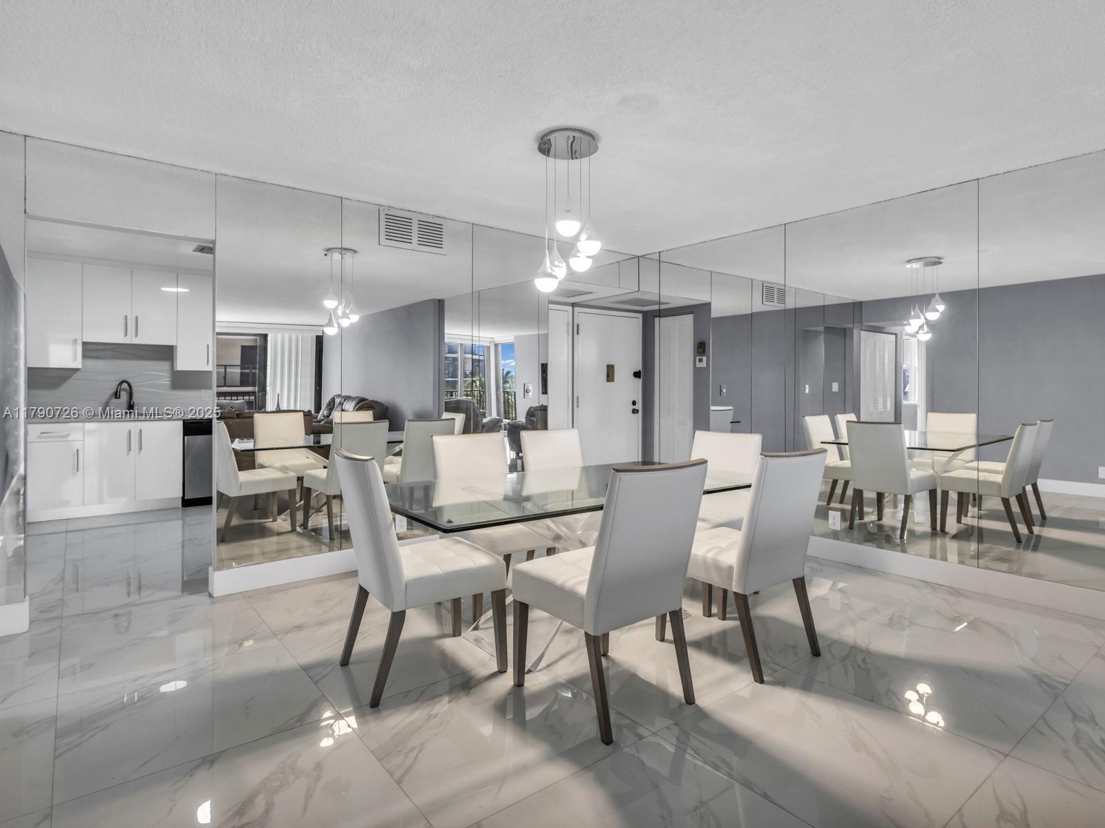 Building Photo - 2101 S Ocean Dr