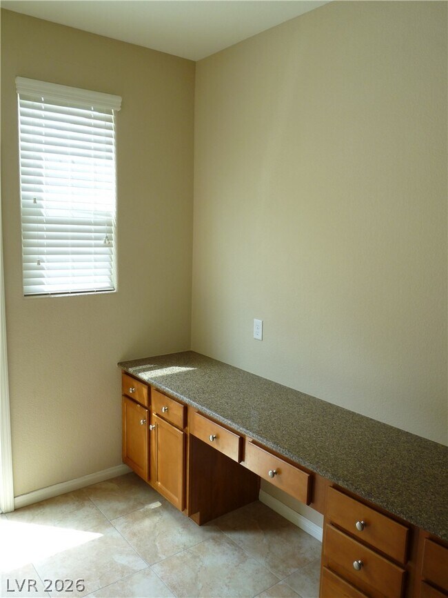 Building Photo - 10925 Sardinia Sands Dr