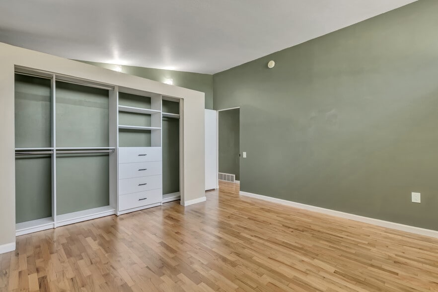 Building Photo - 625 108th Avenue Ct E