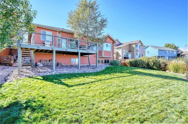 Building Photo - Elegant 4-Bedroom, 3 bathroom Home with Fi...
