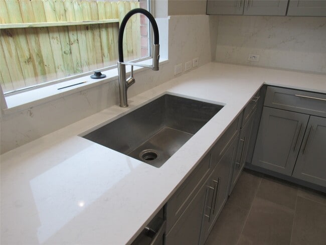 Building Photo - 2515 Old River Ln