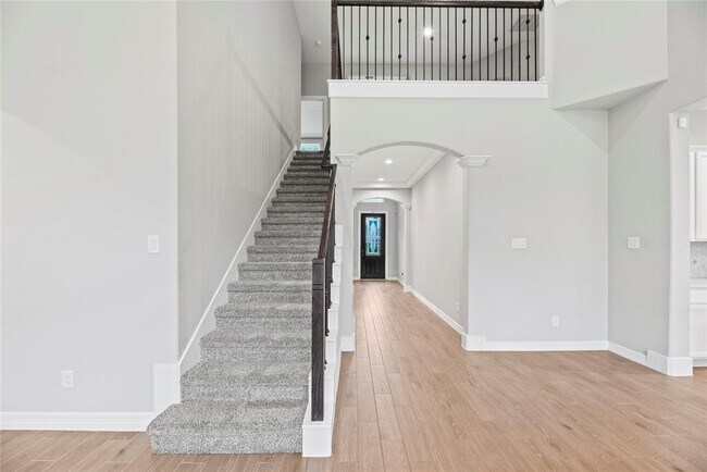 Building Photo - 2411 Jitterbug Ln
