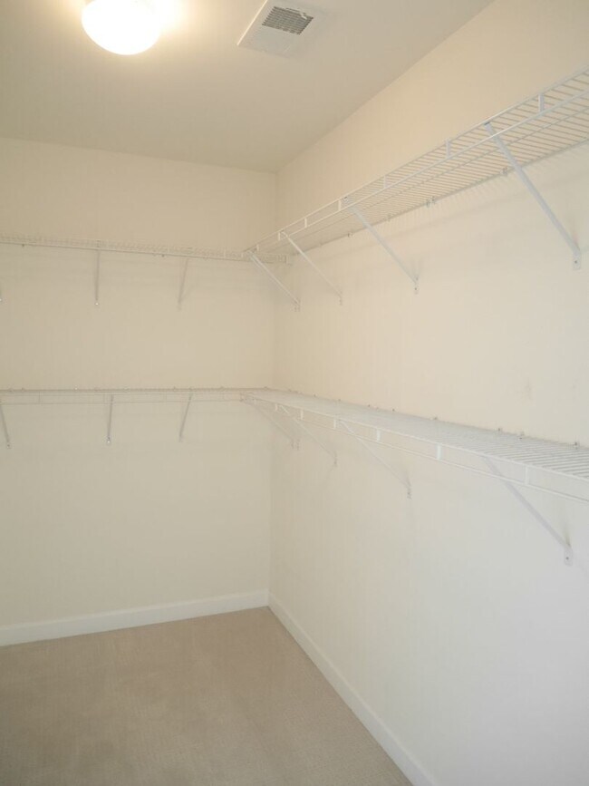 Building Photo - 1513 Feral Dae Ln