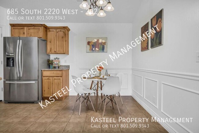 Building Photo - 685 S 2220 W