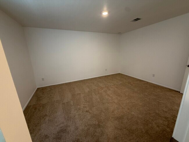 Building Photo - 7323 Greenbriar Cayon Ln