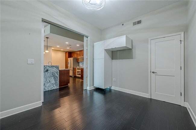 Building Photo - 2795 Peachtree Rd NE