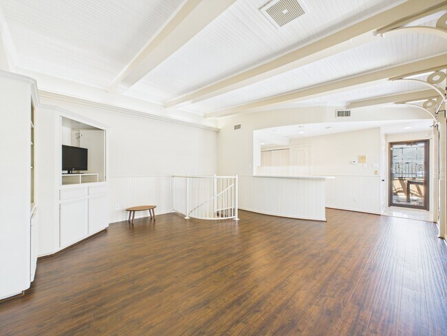 Building Photo - 7608 Del Monte Dr