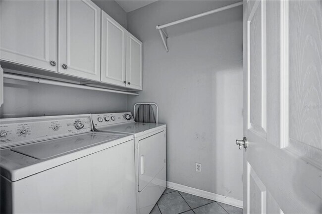 Building Photo - 350 NW 50th Blvd