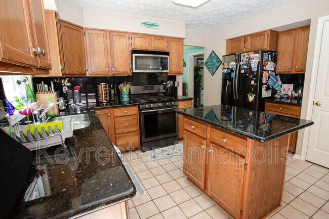 Building Photo - 2807 Chapman Ct