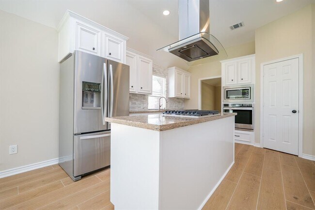 Building Photo - 1823 Brightlake Way