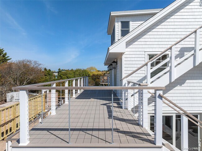 Building Photo - 105 Clipper Way