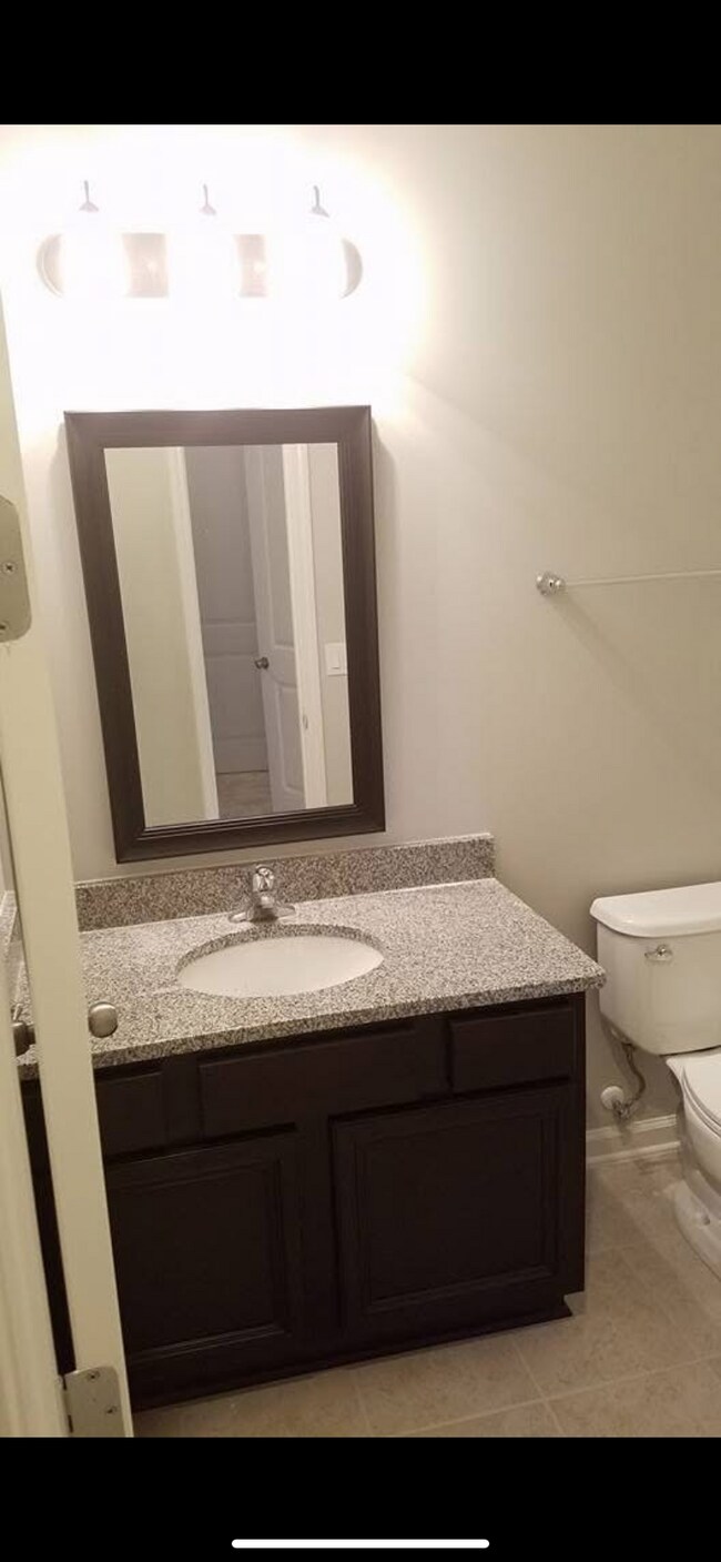 Building Photo - 26 Valley Grove Dr