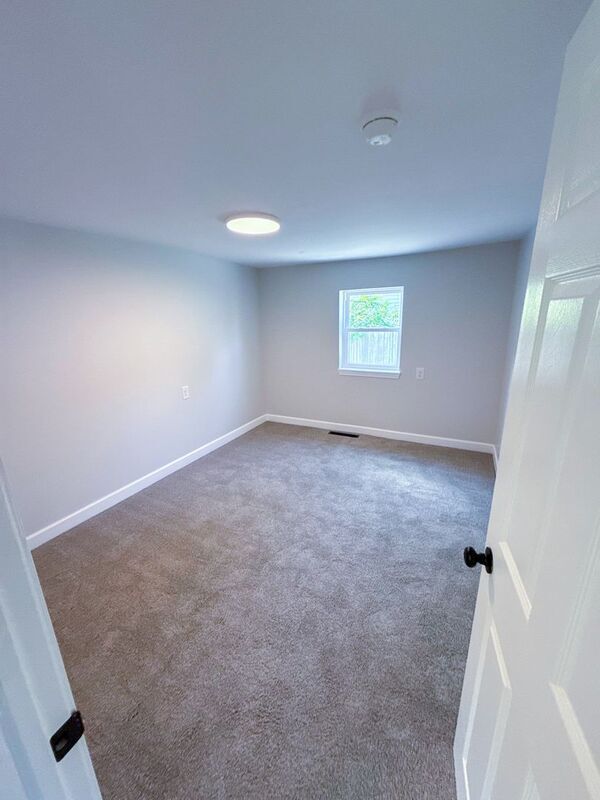 Building Photo - 962 Whitethorne Ave