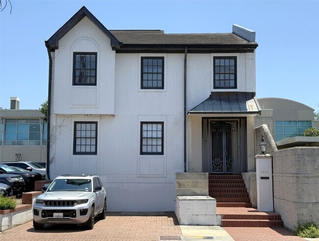 Primary Photo - 2813 Saint St