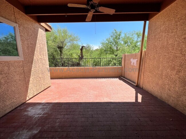 Building Photo - 2 Bdrm/2Bth Townhome