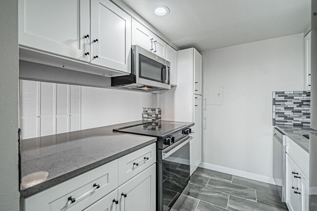 Building Photo - ONE MONTH FREE! 2BD, 1BA Remodeled Westminster Condo. One Parking Spot. Washer/ Dryer Included.