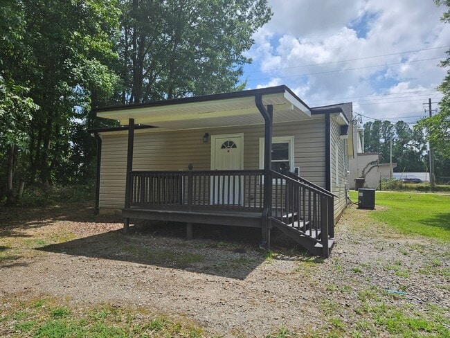 Building Photo - NEW LISTING!!!!!
