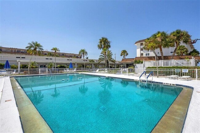 Building Photo - 2100 Benjamin Franklin Dr