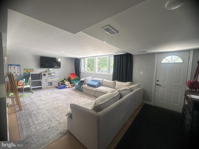 Building Photo - 6315 Willowood Ln
