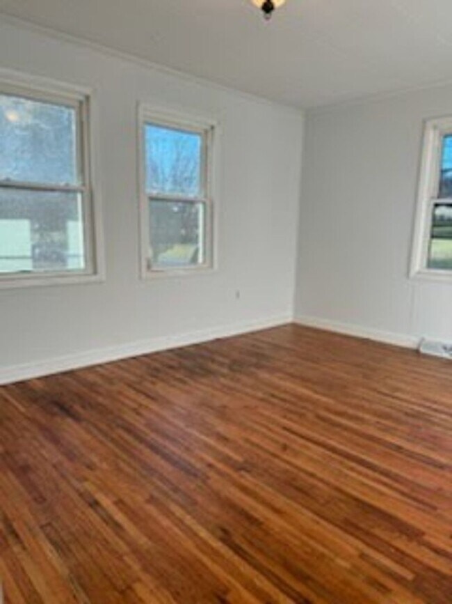 Building Photo - 505 Royal Manor Rd