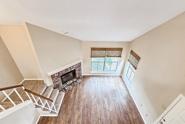 Building Photo - 3130 Walnut Bend Ln