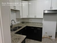 Building Photo - Charming and Spacious 1bed! Heat Included!