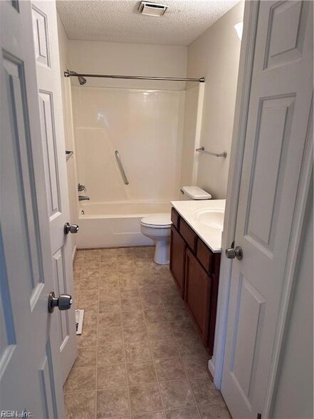 Building Photo - 905 Captains Ct