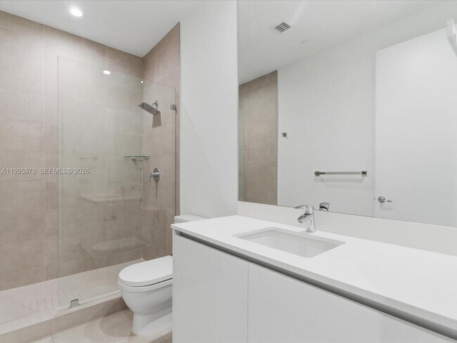 Building Photo - 529 SW 11th St