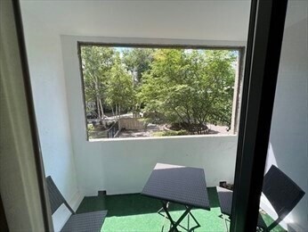 Building Photo - 1731 Beacon St