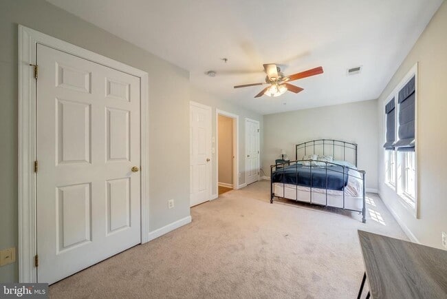 Building Photo - 921 Harrison Cir