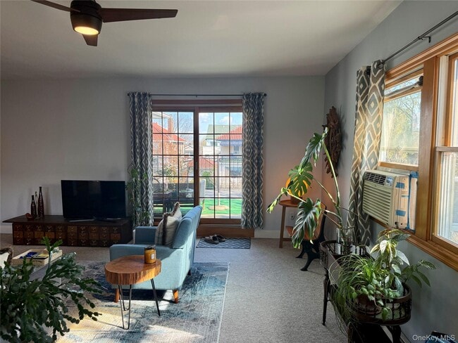 Building Photo - 322 E Beech St