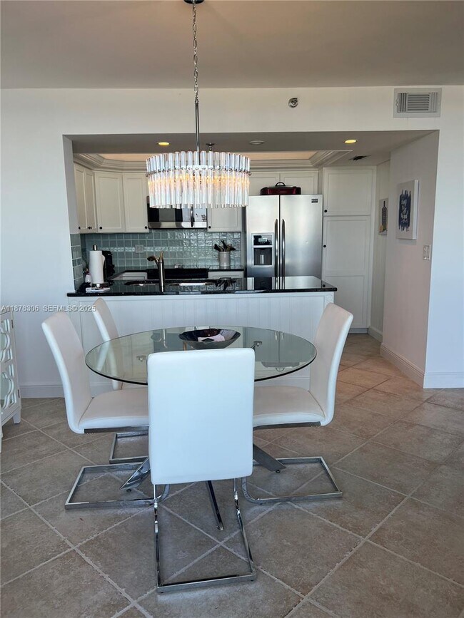 Building Photo - 3100 N Hwy A1A