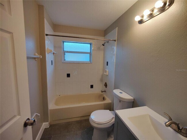 Building Photo - 2409 Placetas Ct