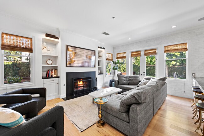 Building Photo - 20 Cape Danbury