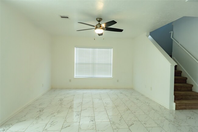 Building Photo - 3807 Gardenia Bend