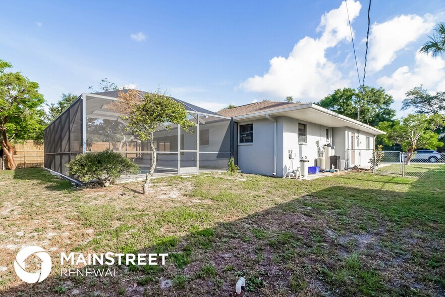 Building Photo - 141 Loyola Rd