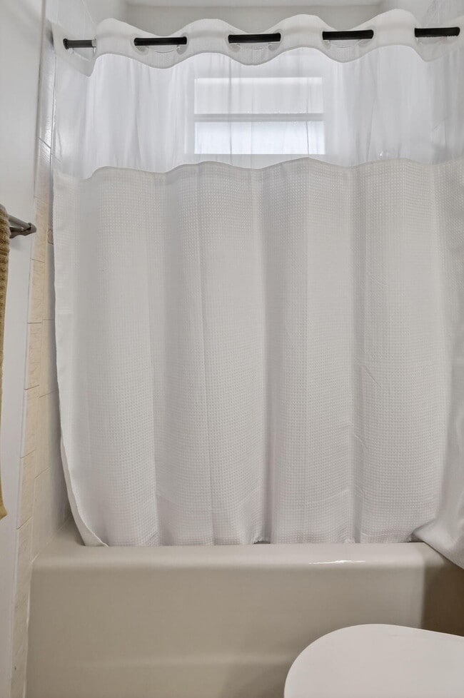 Building Photo - 1500 Firethorn Dr