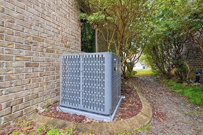 Building Photo - 1949 Mooring Dr