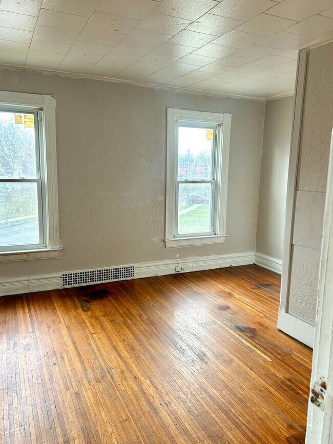 Building Photo - 572-574-574 Seward St