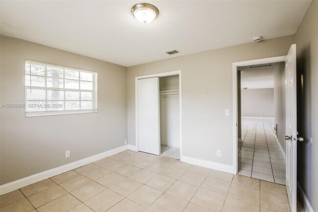 Building Photo - 7171 SW 10th Ct